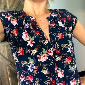 Floral shirt with cuff sleeves